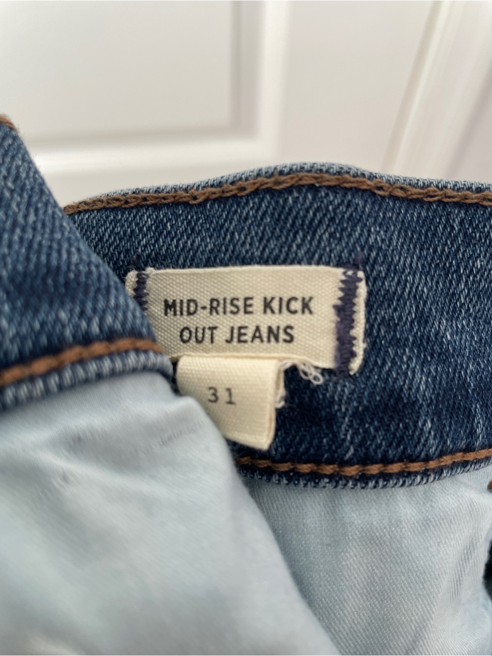 Madewell women’s size 31 mid rise kick out Cropped Jeans in Medium Blue - Picture 5 of 6
